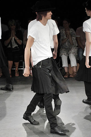 Comme des Garcons / - 2009